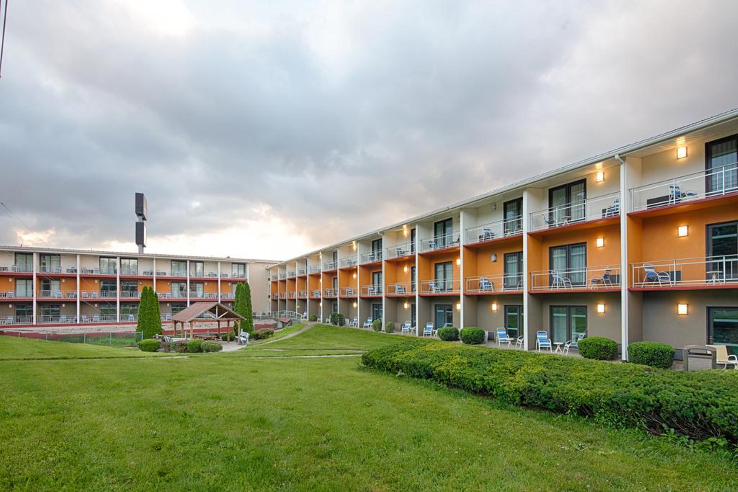 Hawthorn Extended Stay By Wyndham Chambersburg Exterior foto